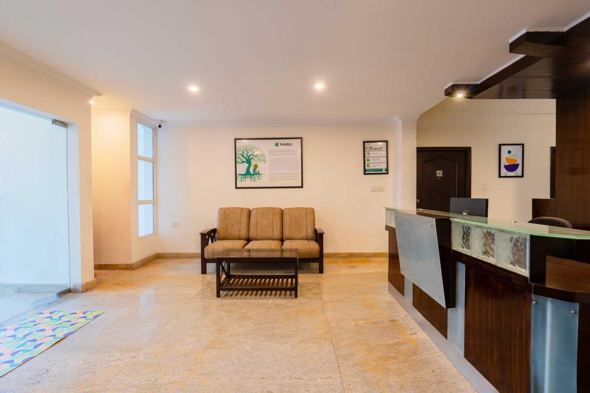 Treebo Ivory White Inn Bangalore Bagian luar foto