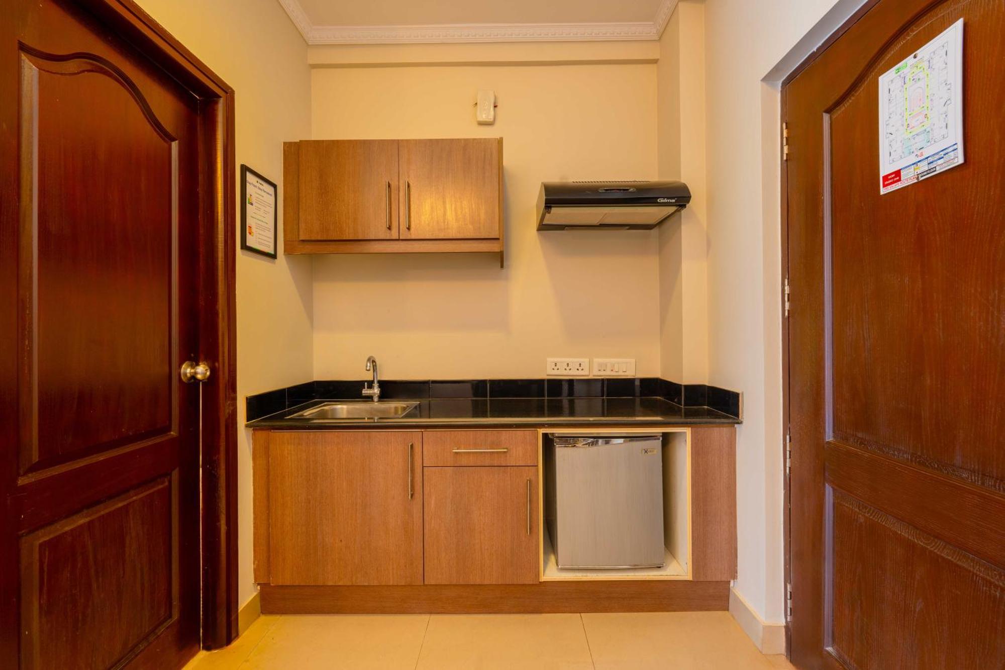 Treebo Ivory White Inn Bangalore Bagian luar foto
