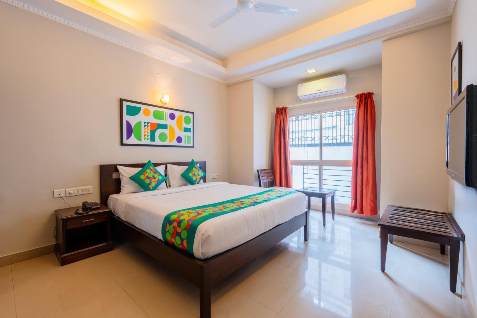 Treebo Ivory White Inn Bangalore Bagian luar foto