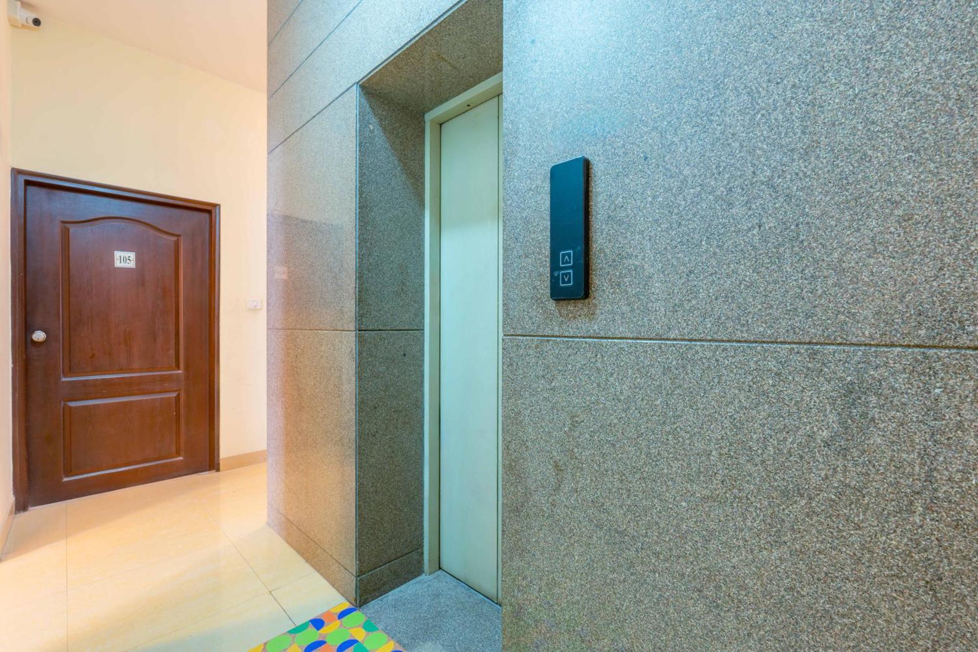 Treebo Ivory White Inn Bangalore Bagian luar foto